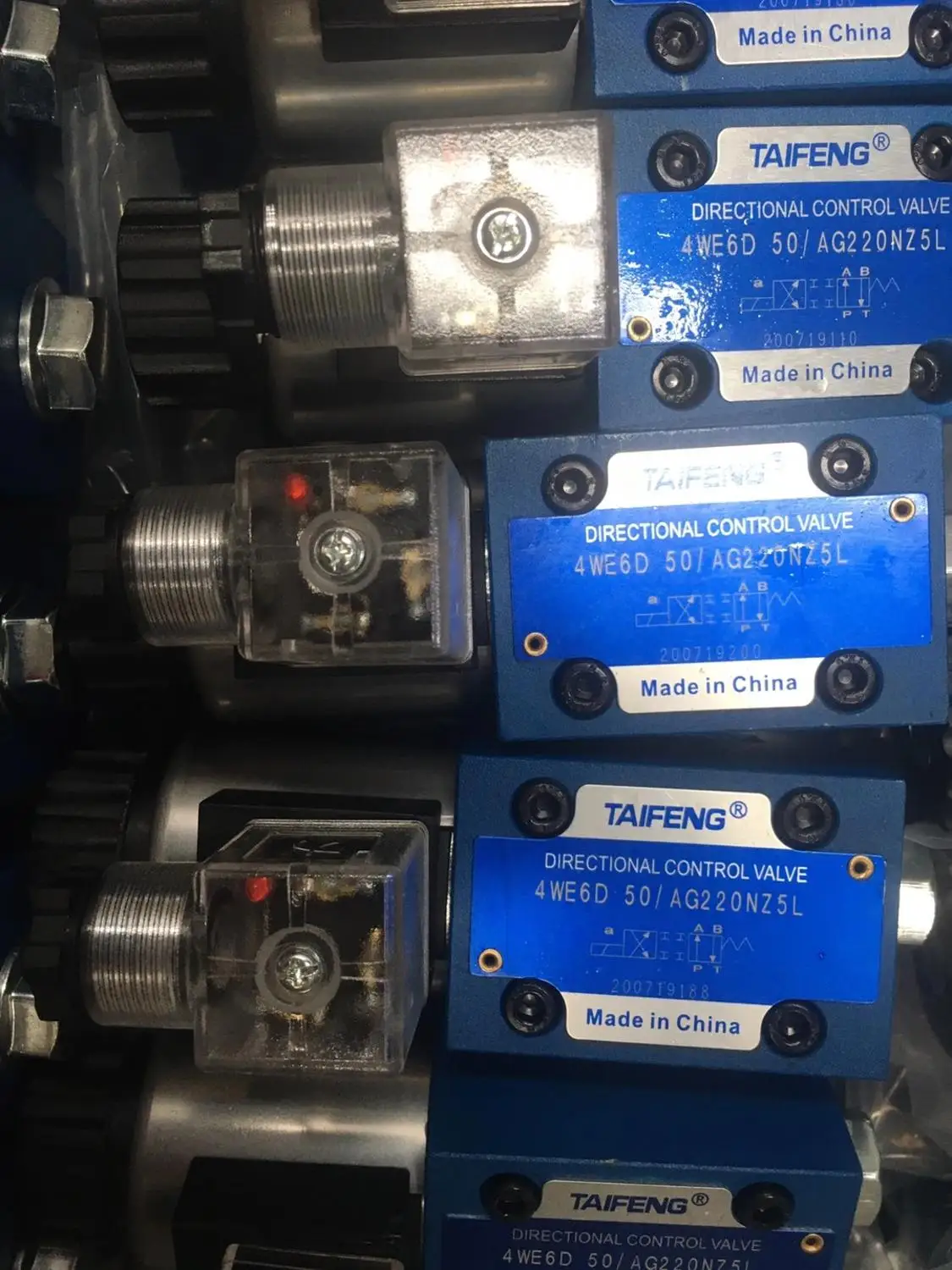 taifeng hydraulic solenoid valve 4we6d 50/ag220nz5l directional control valve taifeng hydraulic solenoid valve 4we6d 50/ag220nz5l directional control valve